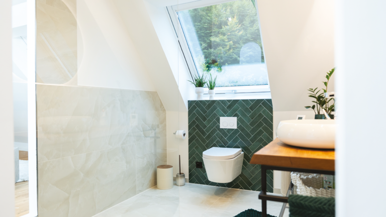 Roto_summer_in_the_attic